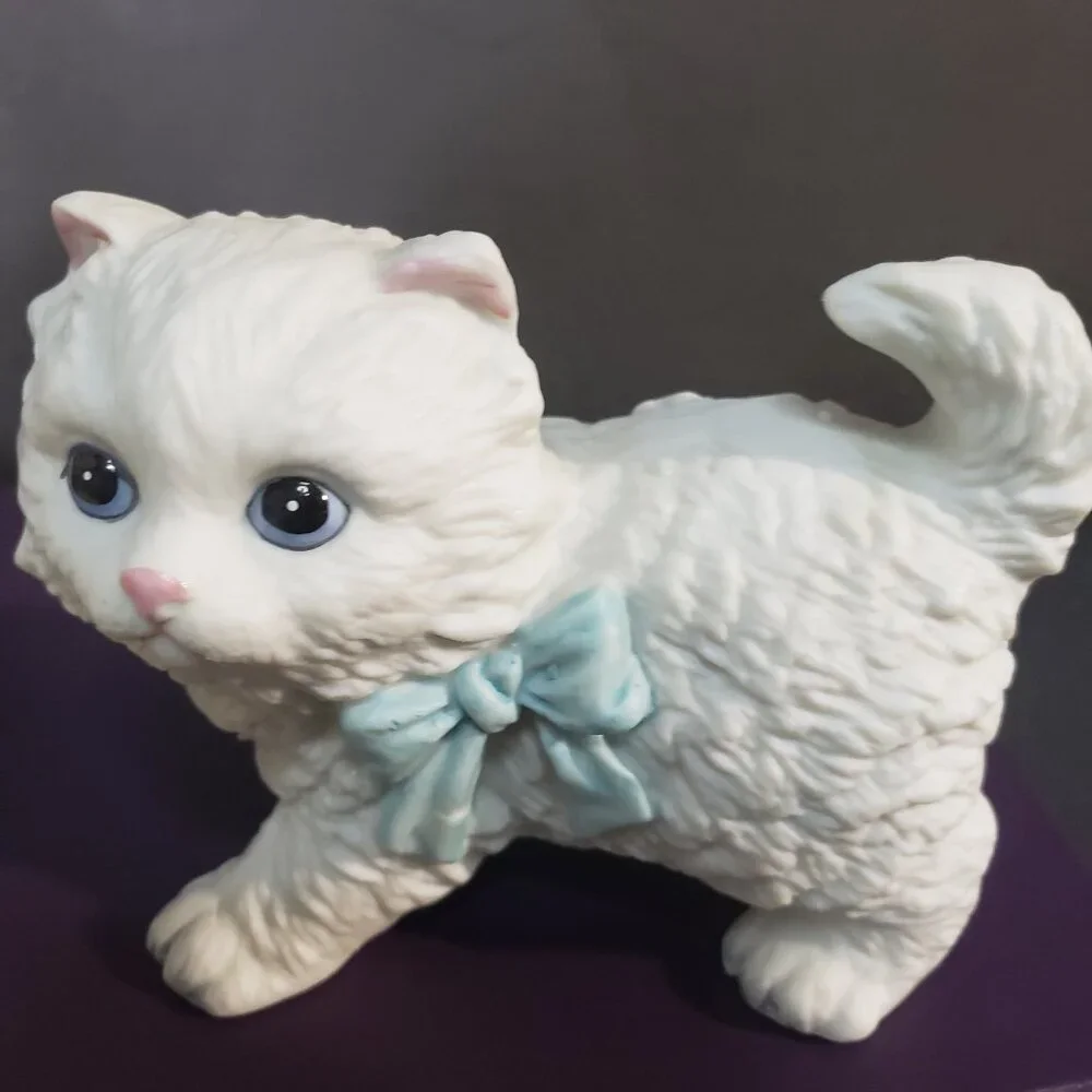 Vintage 80s Homco Set of 2 White Porcelain Kitten Cat Figurines Pink Blue Bow